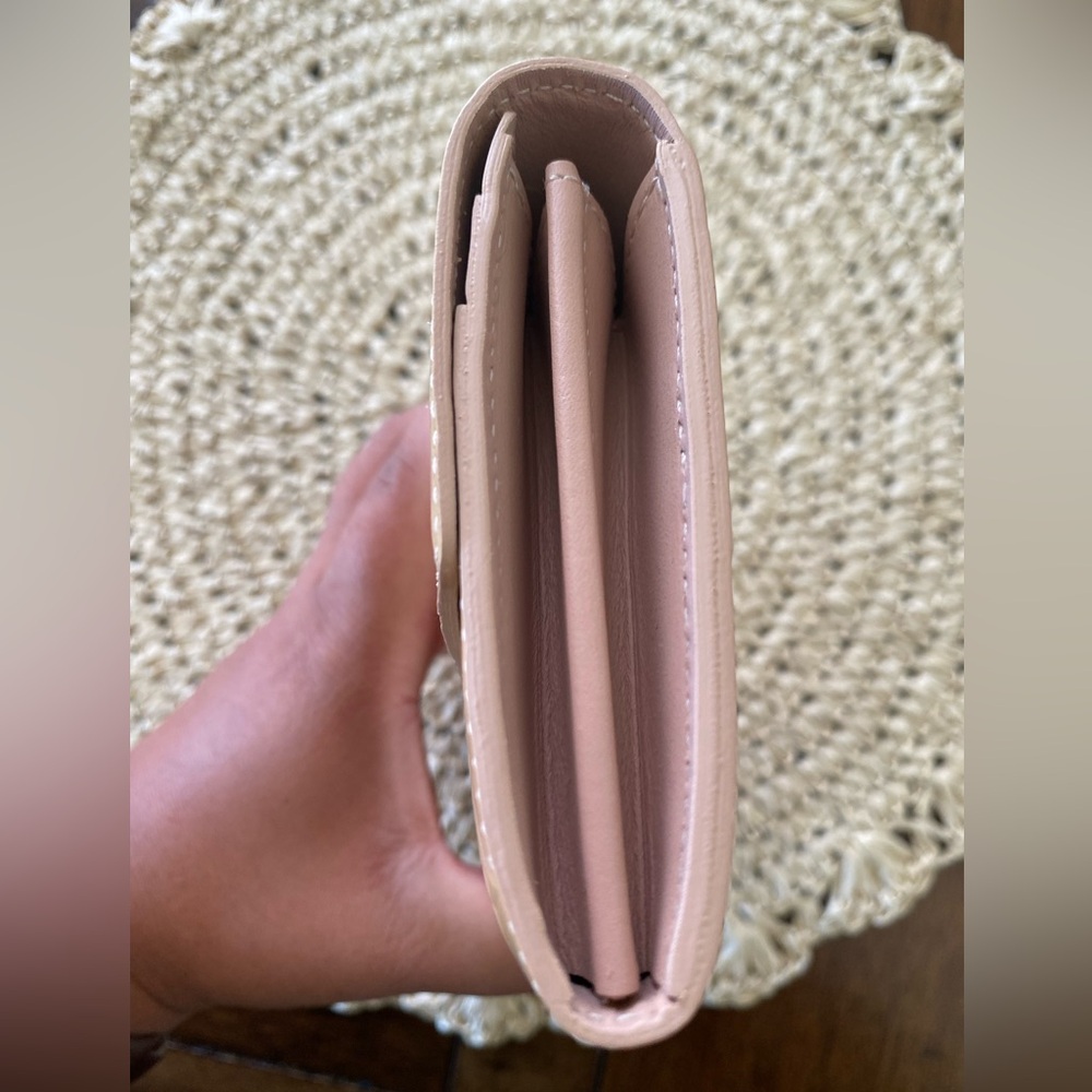 Louis Vuitton Nude Patent Vernis Monogram Long Wallet with Gold Snap - Picture 8 of 9